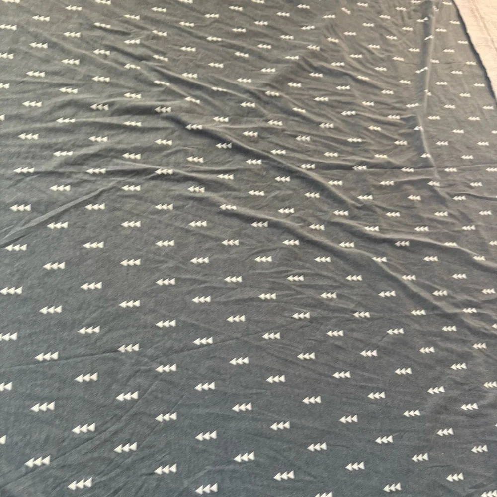 Copper Pearl blue gray arrow baby crib blanket 45 inches by 45.5 inches - Picture 6 of 12